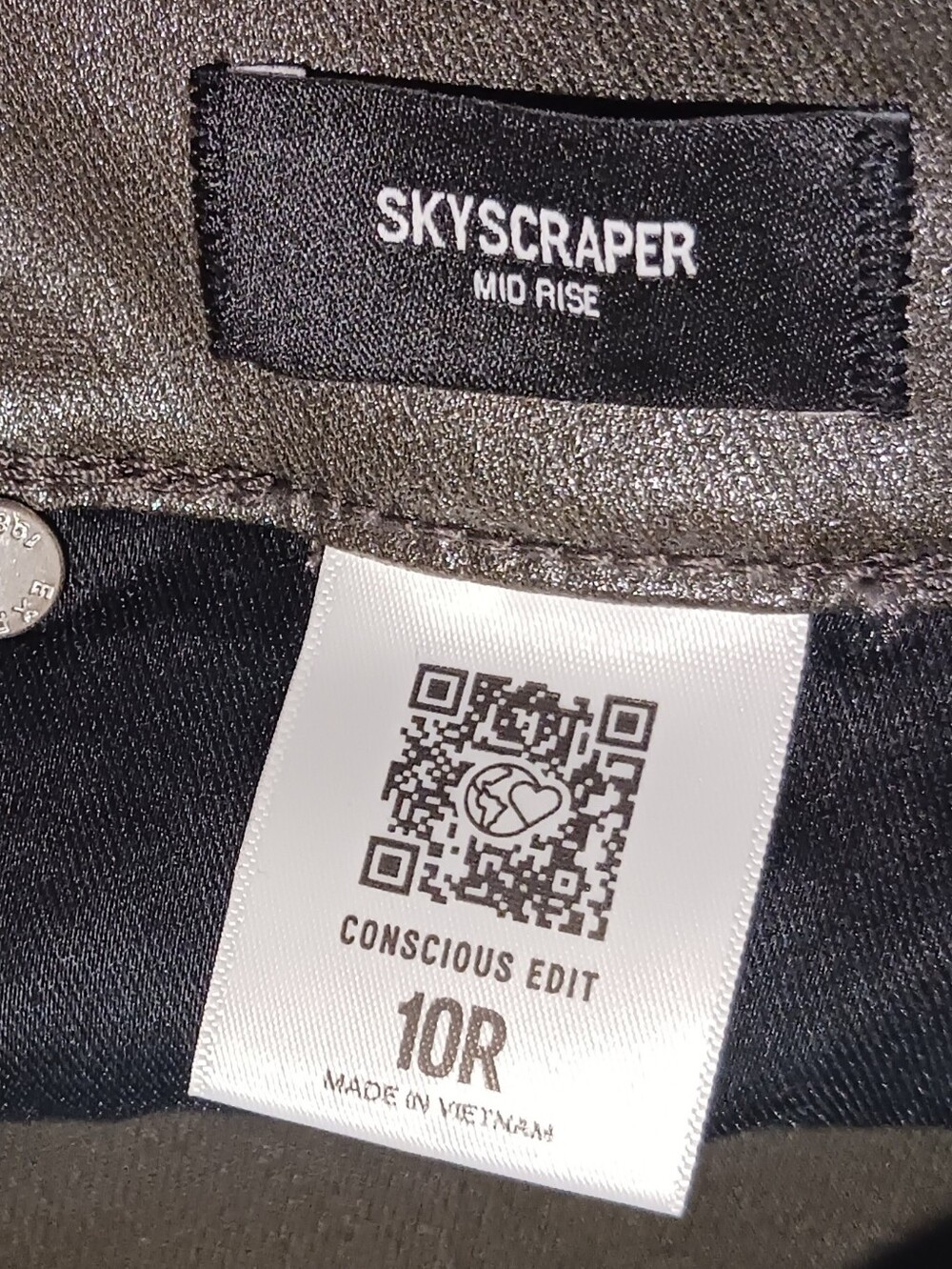 Express Skyscraper Mid Rise Metallic Coated Jeans Split Hem - Picture 9 of 10